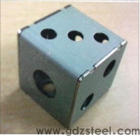 图 5-5 钣金加工中的高精度制造产品示例 由 Amada Co., Ltd. 提供