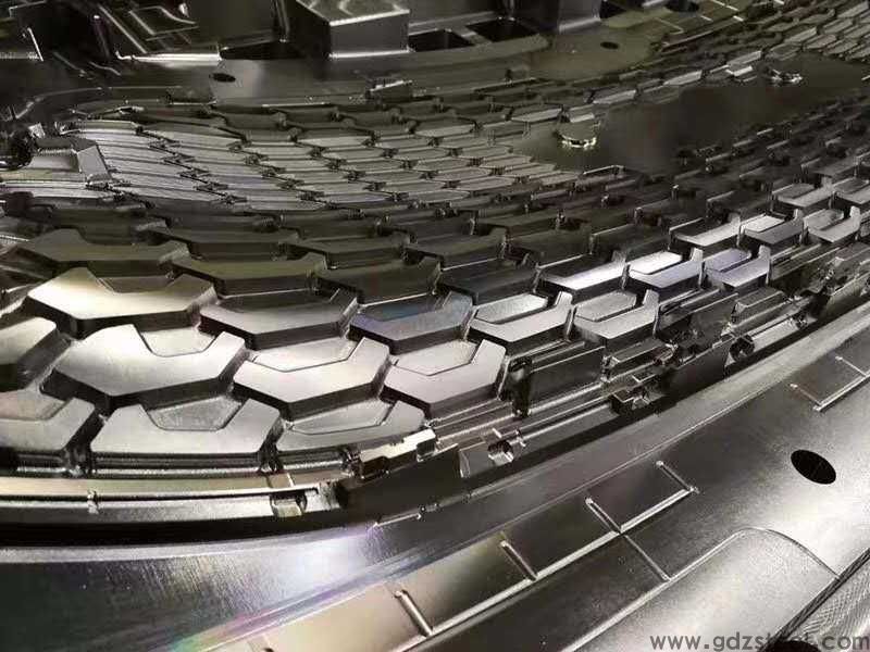 常用塑胶模具模仁材料