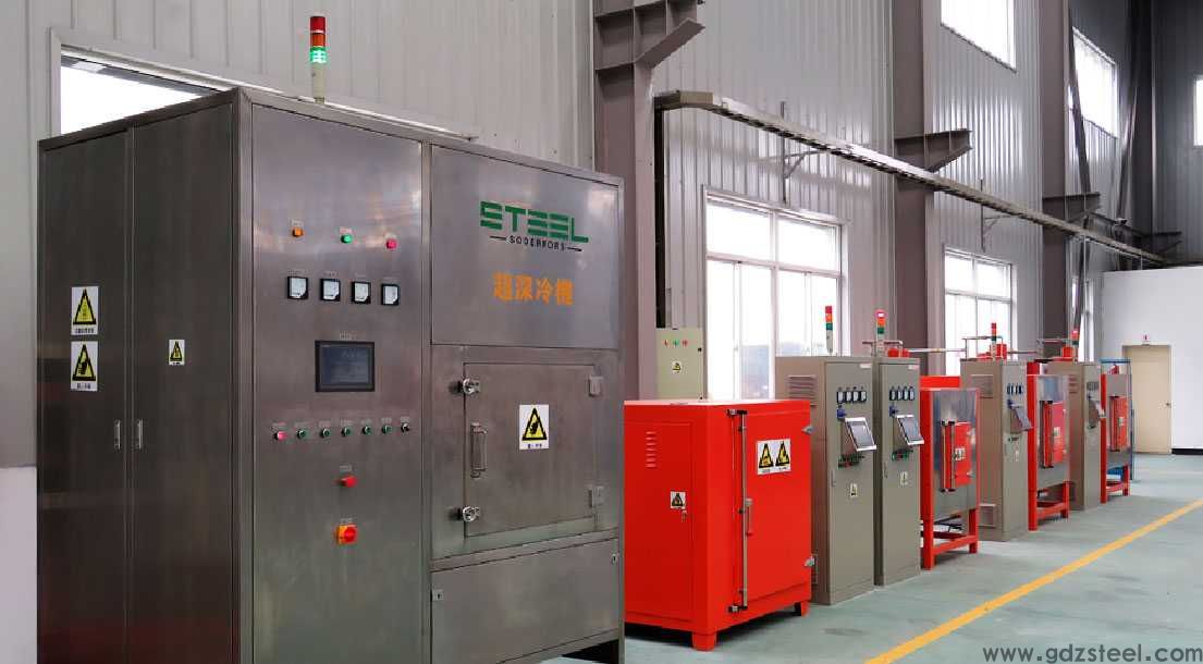 头盔模具用什么材料做