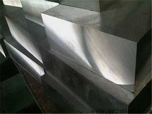 进级模具采用什么材料