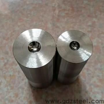 <strong>冷墩模具用什么材料</strong>