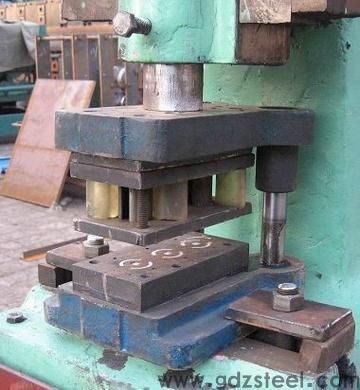 冲硬板用什么模具材料? 冲硬板用什么模具材料?