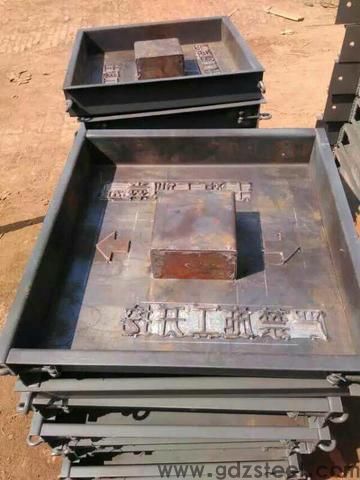 <strong>盖板模具</strong> <strong>盖板模具</strong>