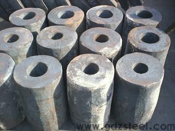 锻造对坯料有何要求并说明理由? 锻造对坯料有何要求并说明理由?